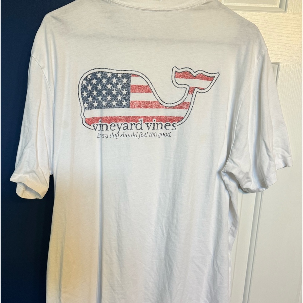 Vineyard Vines men’s short sleeve T shirt